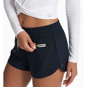 Vuori Clementine Short 2.0 color INK